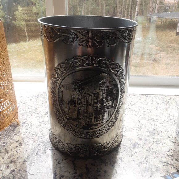 Vtg. Gold Filigree Trash Can Cover. MCM Hollywood Regency Waste Basket Cover - Picture 3 of 7